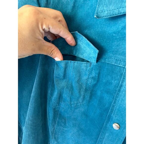 Valerie Steven’s Teal Suede Leather Jacket - Picture 3 of 6